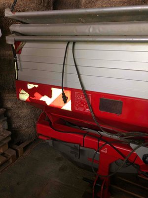 Distributeur d'engrais Kverneland EXACTAHL
