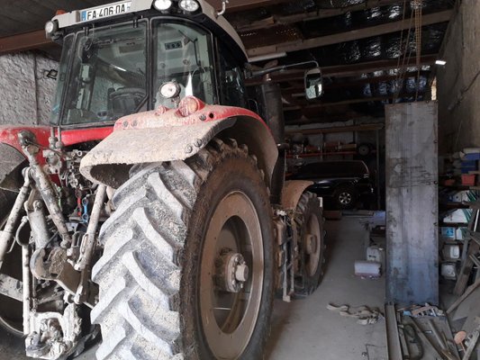 Tracteur agricole Massey Ferguson 7724D6EFFICIENT