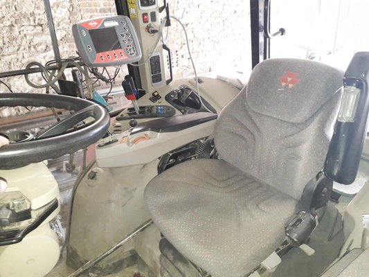 Tracteur agricole Massey Ferguson 7724D6EFFICIENT