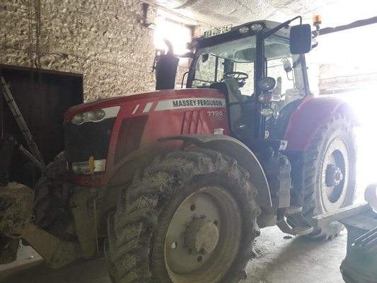 Tracteur agricole Massey Ferguson 7724D6EFFICIENT