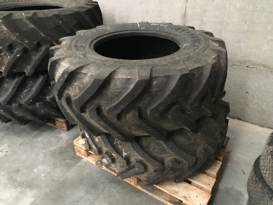 Accessoire autre - 4 PNEUS 460/70R24 MICHELIN