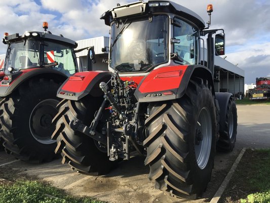 Tracteur agricole Massey Ferguson MF 8S.225 DVT EXCLUSIVE