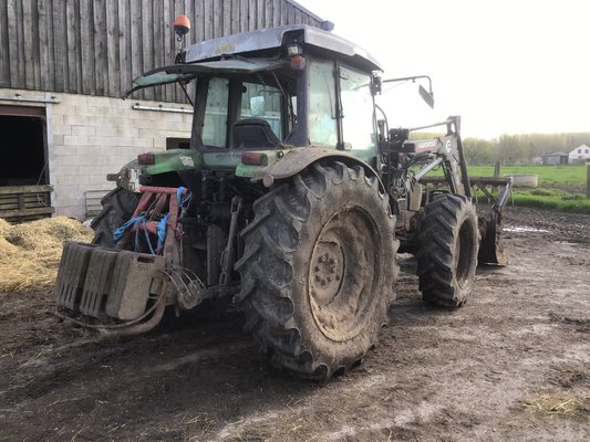 Tracteur agricole Deutz agrofarm 100