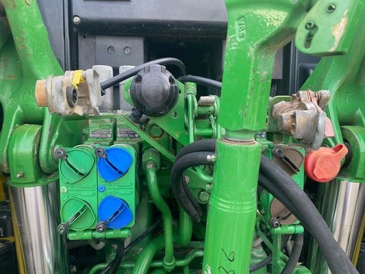 Tracteur agricole John Deere 6175M