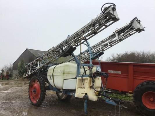 Pulvérisateur traîné Evrard METEOR