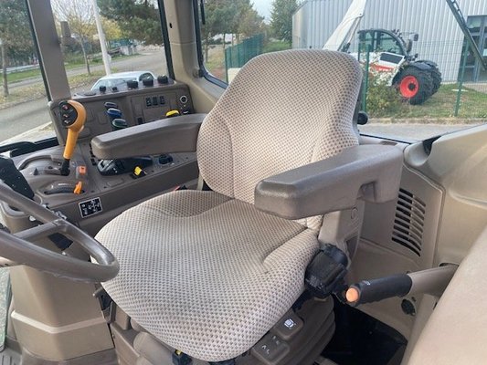 Tracteur agricole John Deere 6175M