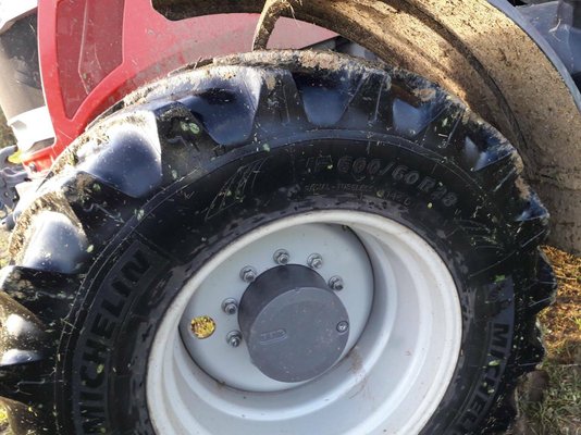 Tracteur agricole Massey Ferguson MF7718D6