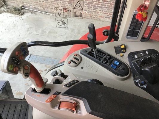 Tracteur agricole Massey Ferguson MF7716 VT EFF