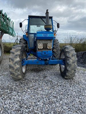 Tracteur agricole Ford 7610