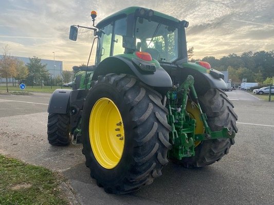 Tracteur agricole John Deere 6175M