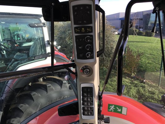 Tracteur agricole Massey Ferguson MF 8732S DVT EXCLUSIVE