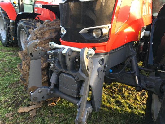 Tracteur agricole Massey Ferguson MF 7718S D6 EFFICIENT