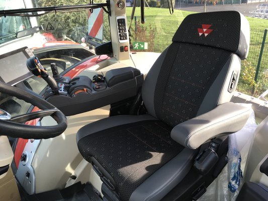 Tracteur agricole Massey Ferguson MF 8732S DVT EXCLUSIVE