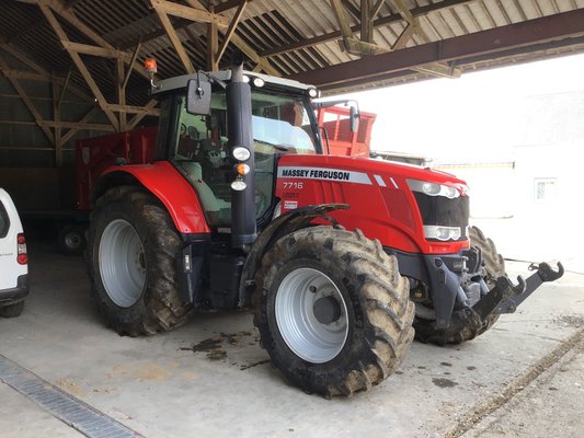 Tracteur agricole Massey Ferguson MF7716 VT EFF