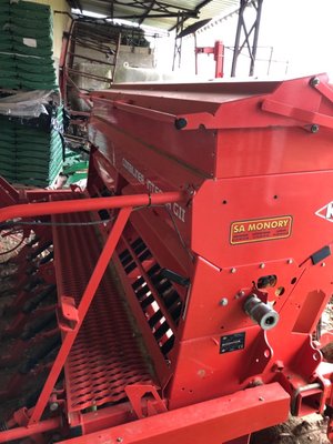 Semoir en ligne conventionnel Kuhn combiliner