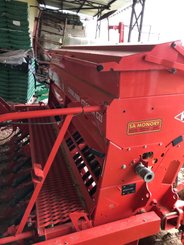 Semoir en ligne conventionnel Kuhn Combiliner - 12