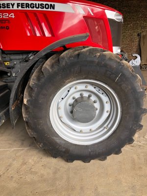 Tracteur agricole Massey Ferguson 7624