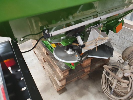 Distributeur d'engrais Amazone AMAZ  MAXIS2500