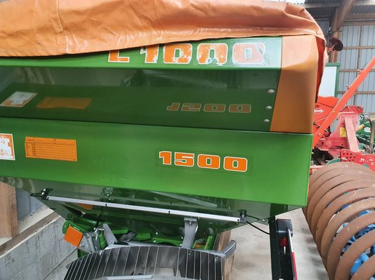 Distributeur d'engrais Amazone AMAZ  MAXIS2500