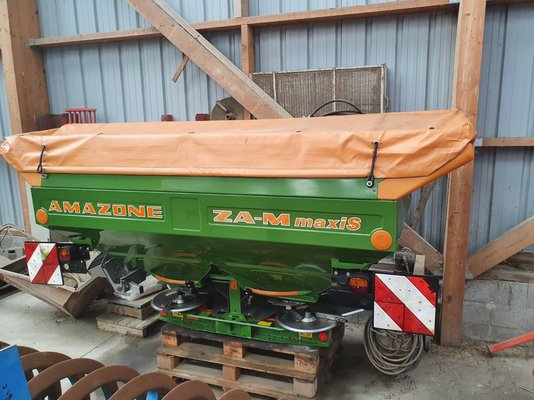 Distributeur d'engrais Amazone AMAZ  MAXIS2500