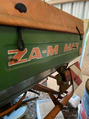 Distributeur d'engrais Amazone ZAM1500